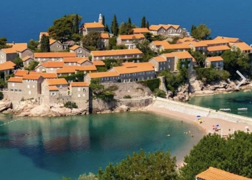  Sutomore Exterior Detail