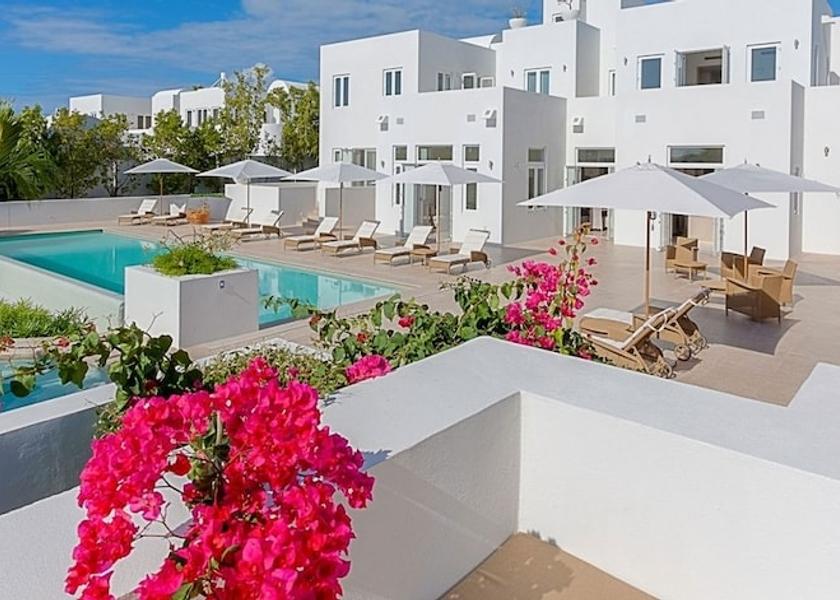  Rendezvous Bay Exterior Detail