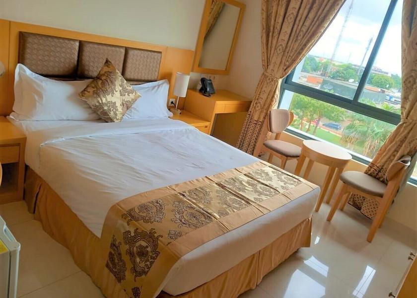  Luanda Room