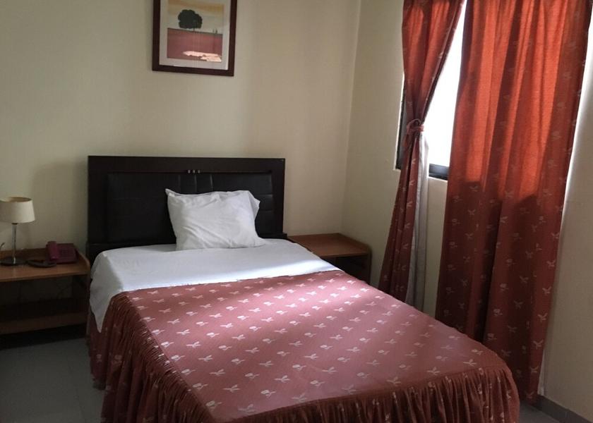  Luanda Room