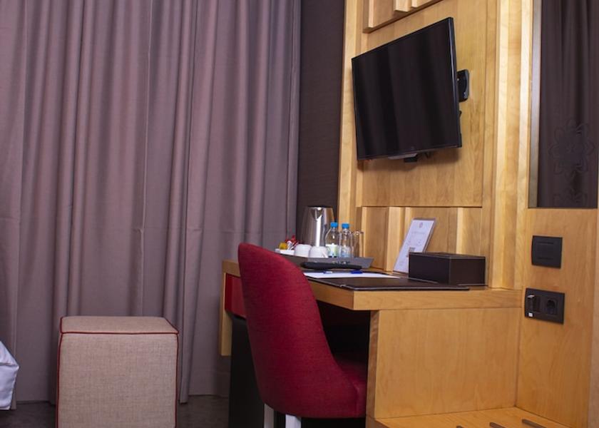  Luanda Room