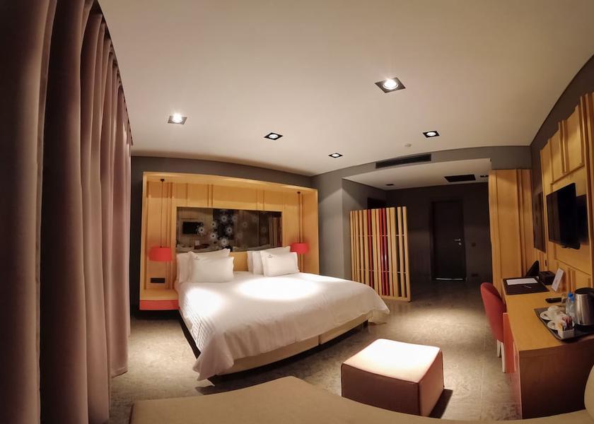  Luanda Room