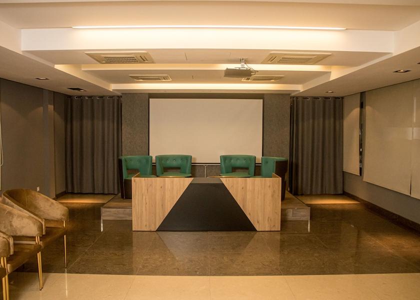  Luanda Business Centre