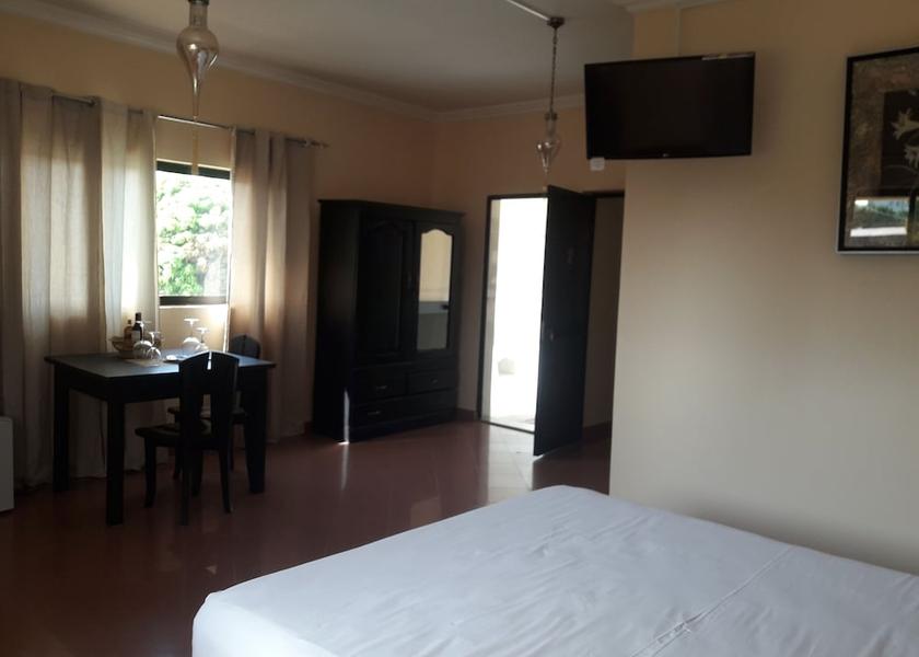  Luanda Room