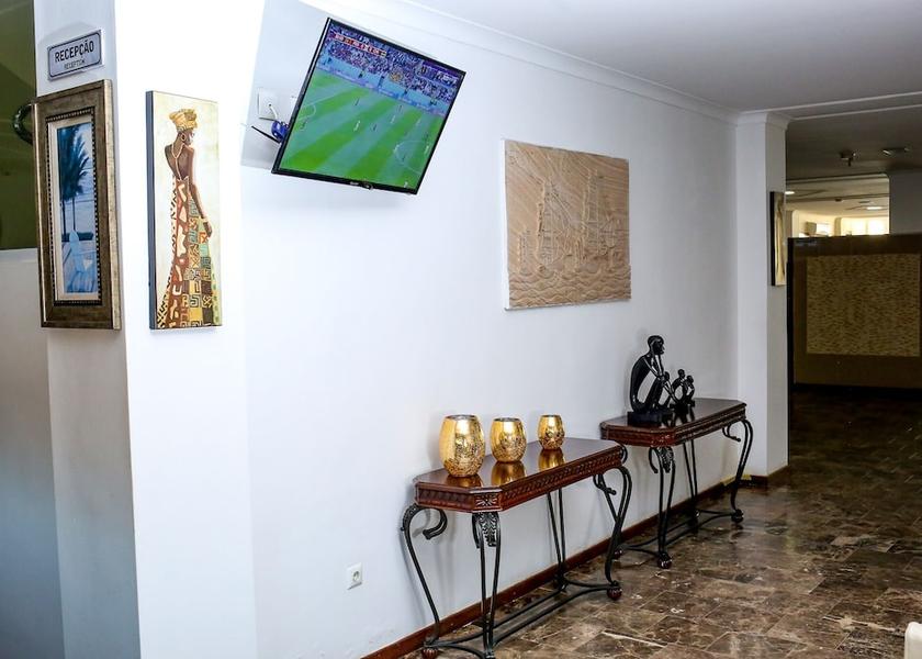 Luanda Luanda Reception