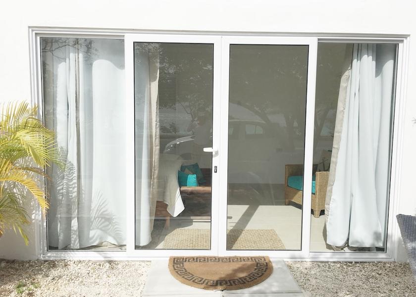  Savaneta Exterior Detail