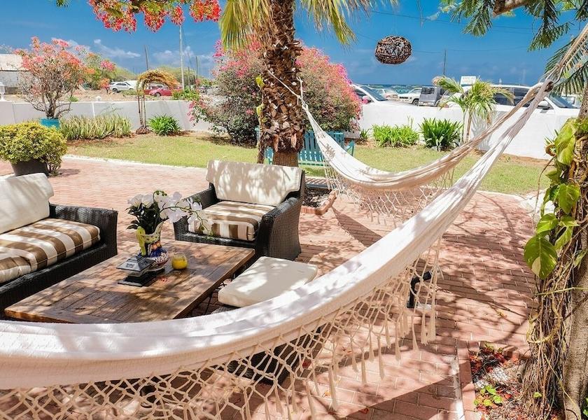  Savaneta Exterior Detail