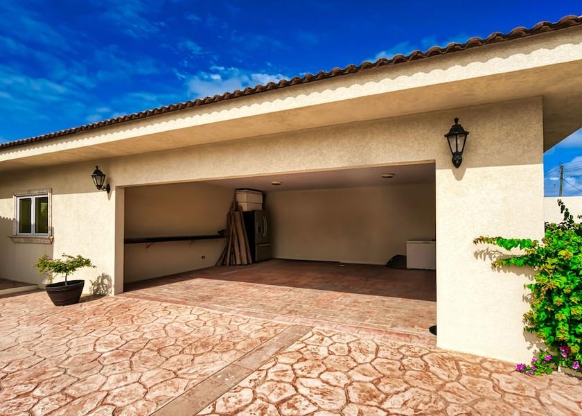  Savaneta Exterior Detail