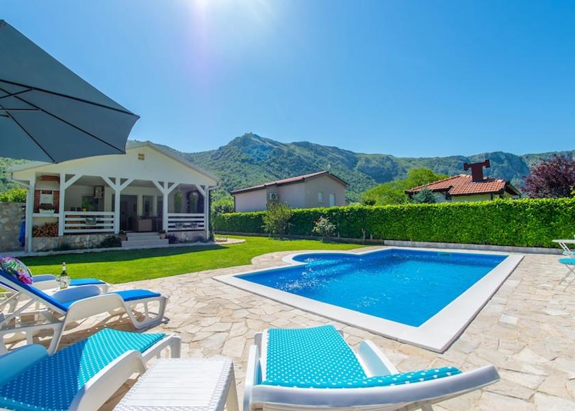 Herzegovina-Neretva Canton Mostar Exterior Detail