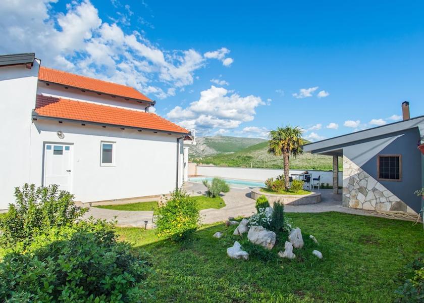 Herzegovina-Neretva Canton Mostar Garden