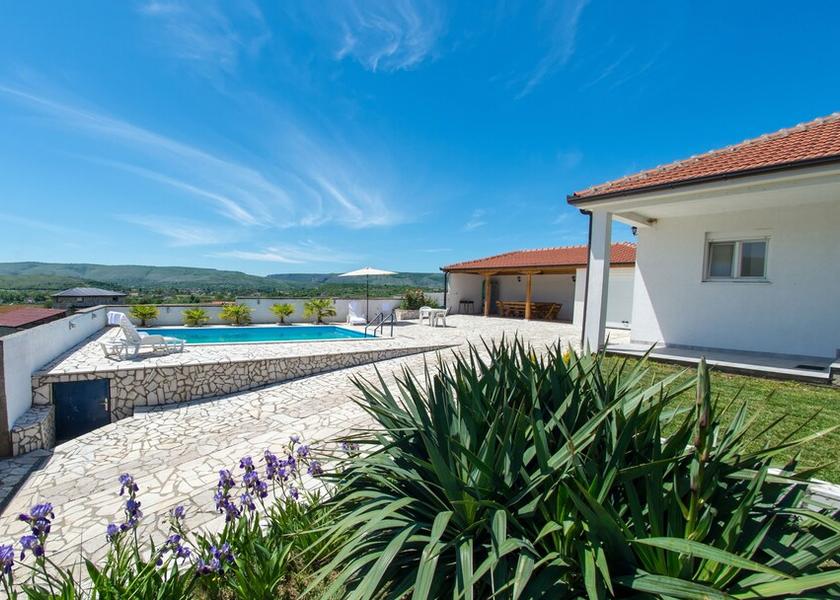 Herzegovina-Neretva Canton Mostar Exterior Detail