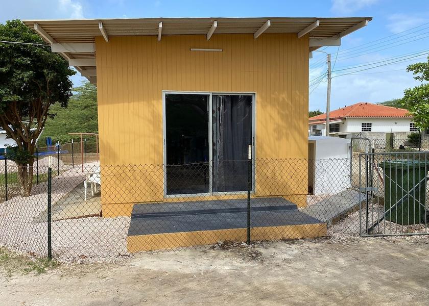  Kralendijk Exterior Detail