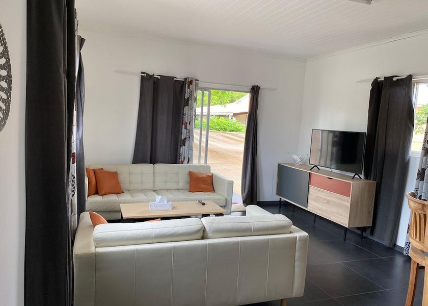  Kralendijk Interior Entrance