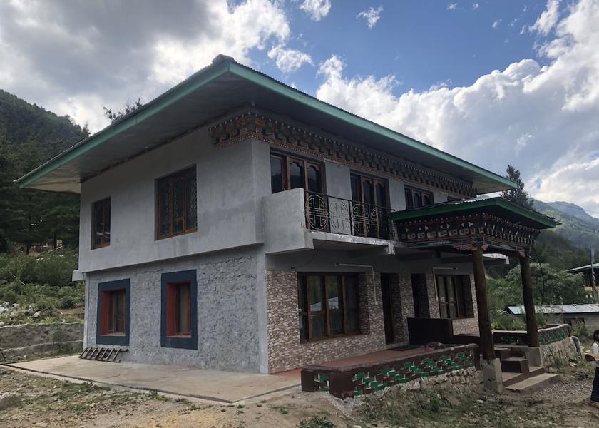  Paro Exterior Detail