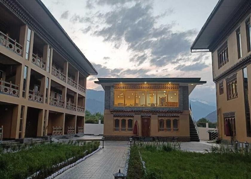  Paro Exterior Detail