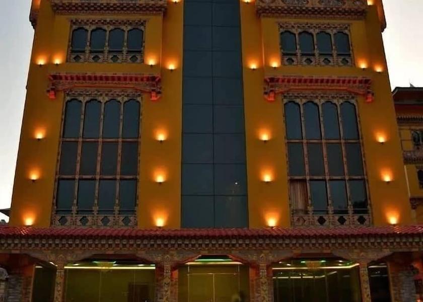 Paro Paro Exterior