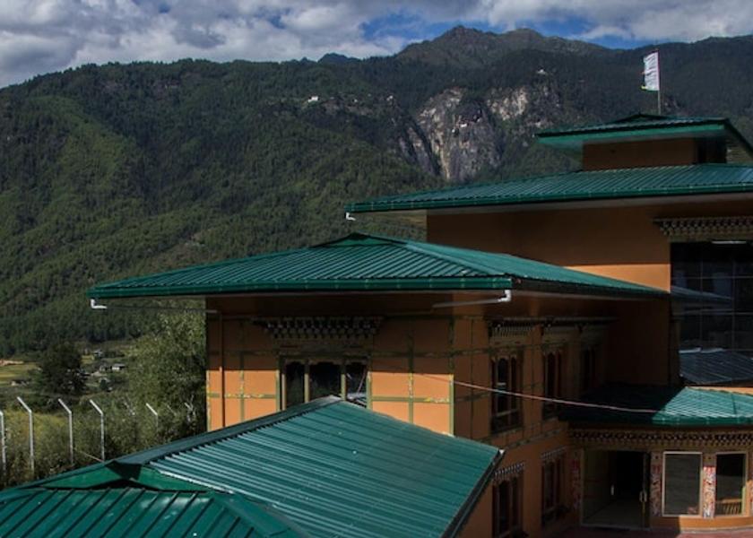  Paro Exterior Detail