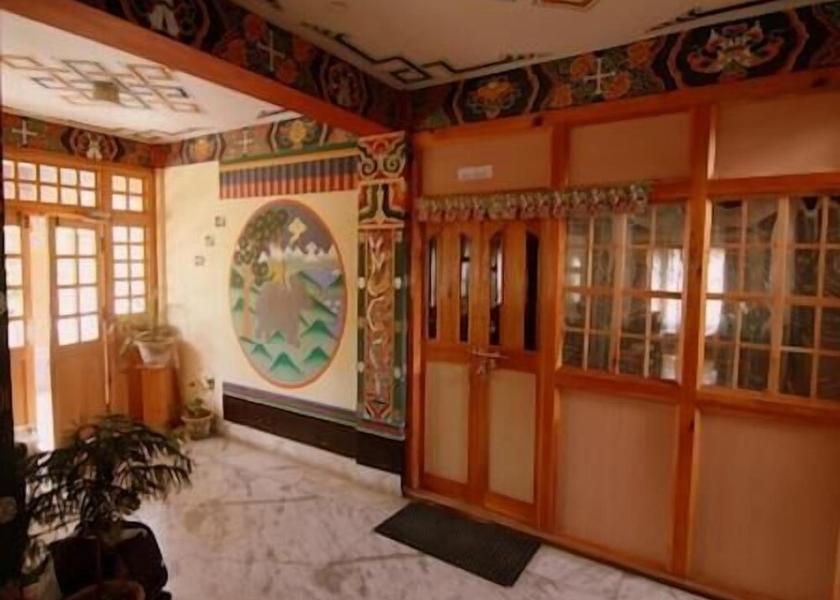  Paro Interior Entrance