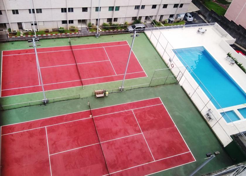  Abidjan Exterior Detail