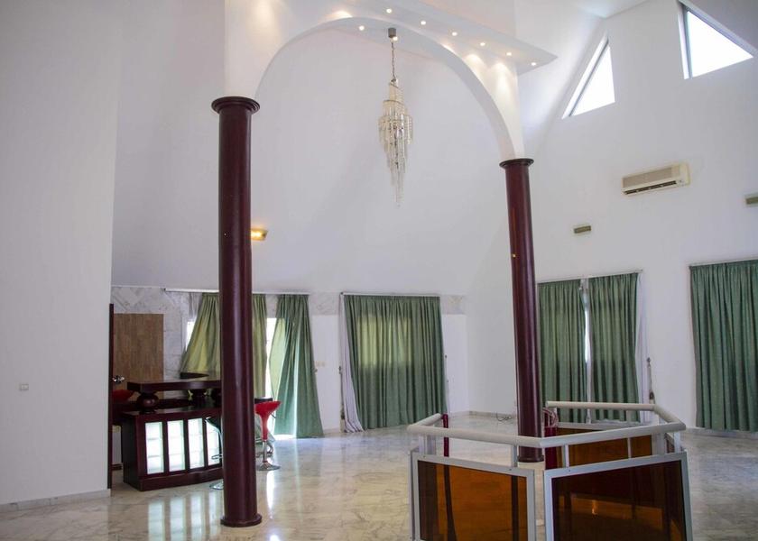  Abidjan Interior Entrance