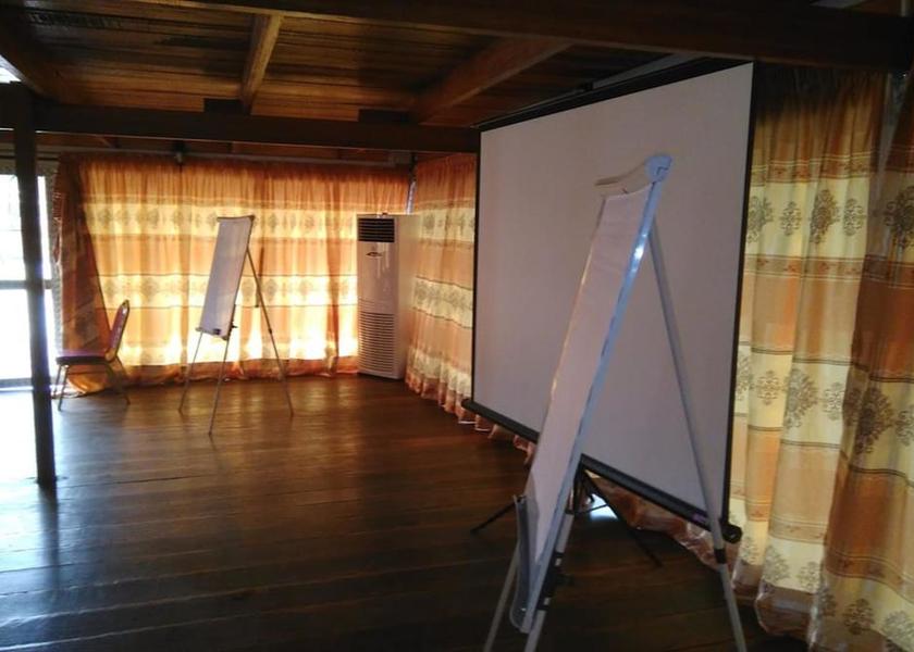  Abidjan Meeting Room