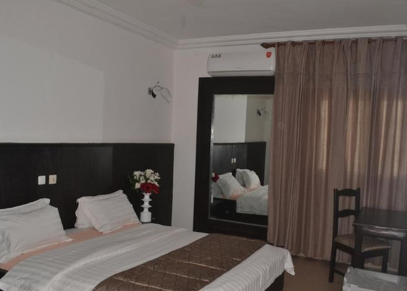  Abidjan Room