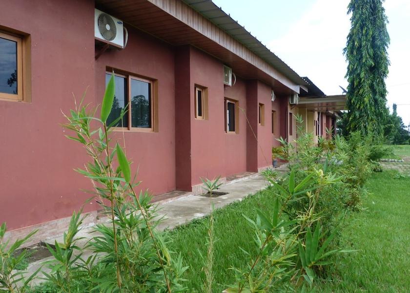  Abidjan Exterior Detail