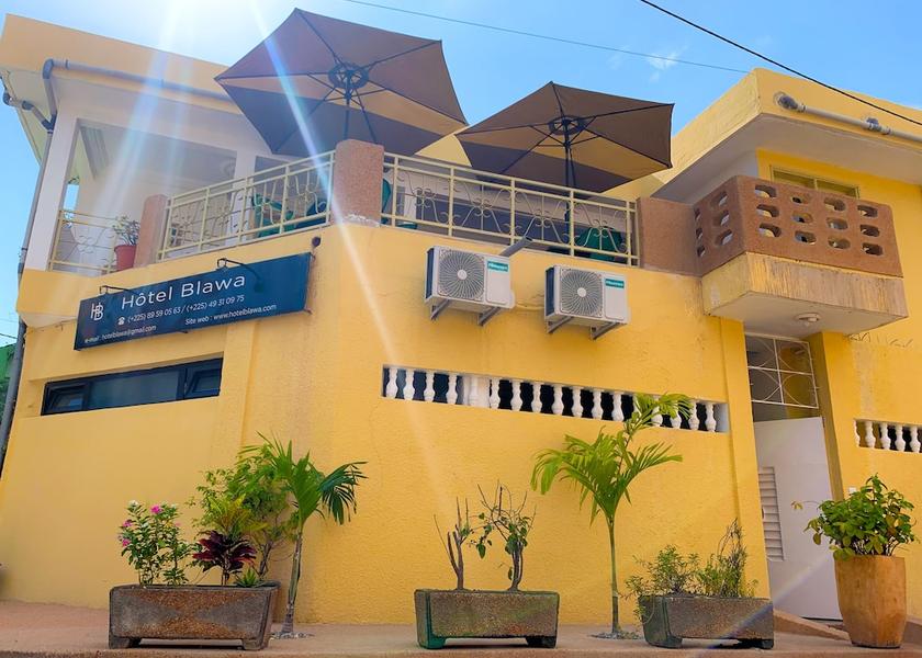  Abidjan Exterior Detail