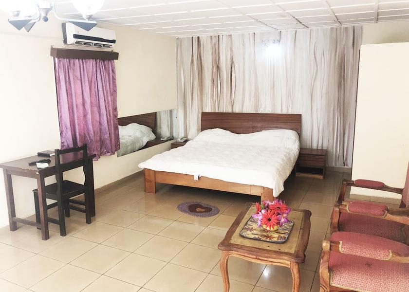  Abidjan Room
