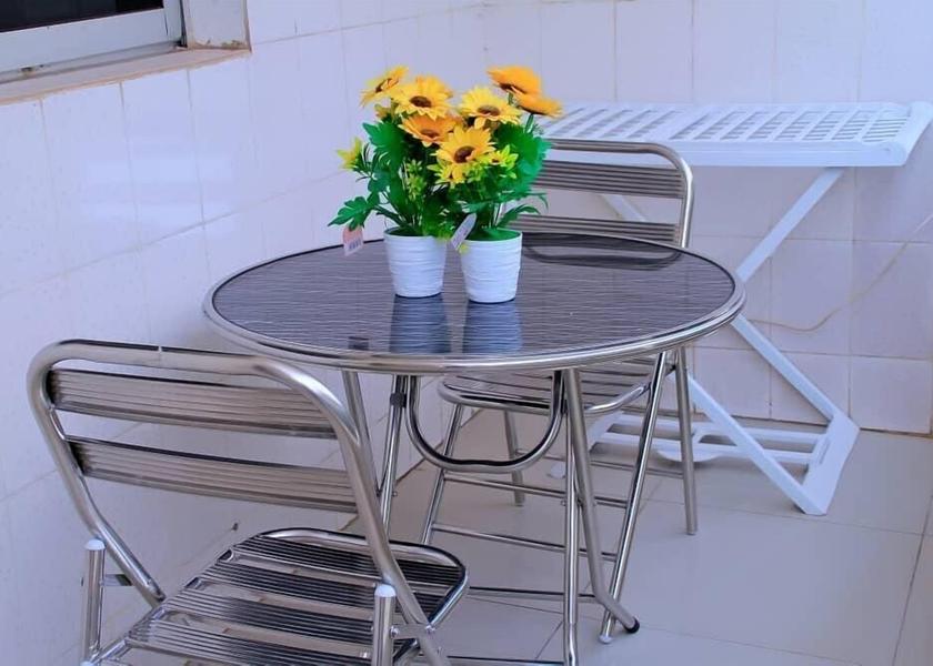  Abidjan Exterior Detail