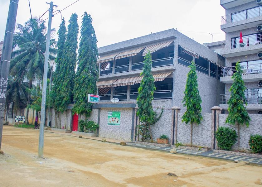  Abidjan Exterior Detail