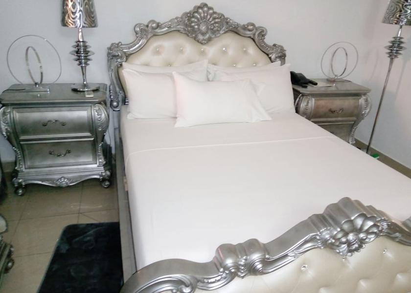  Abidjan Room