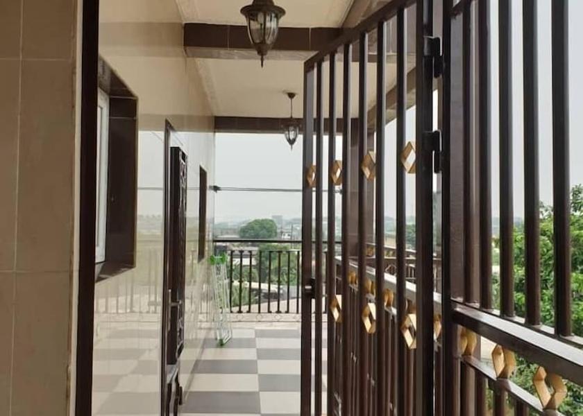  Douala Exterior Detail