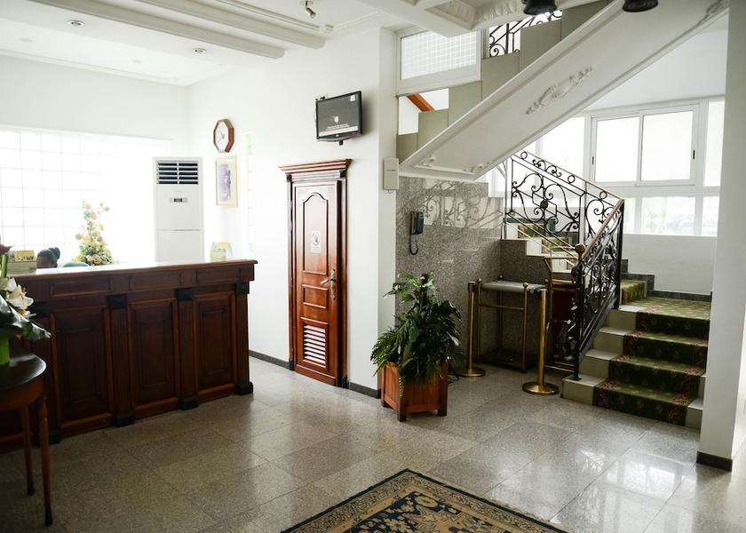  Douala Reception