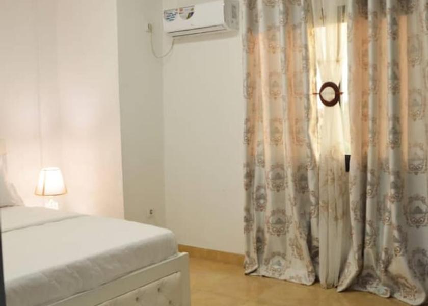  Douala Room