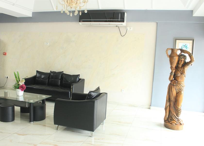  Douala Lobby
