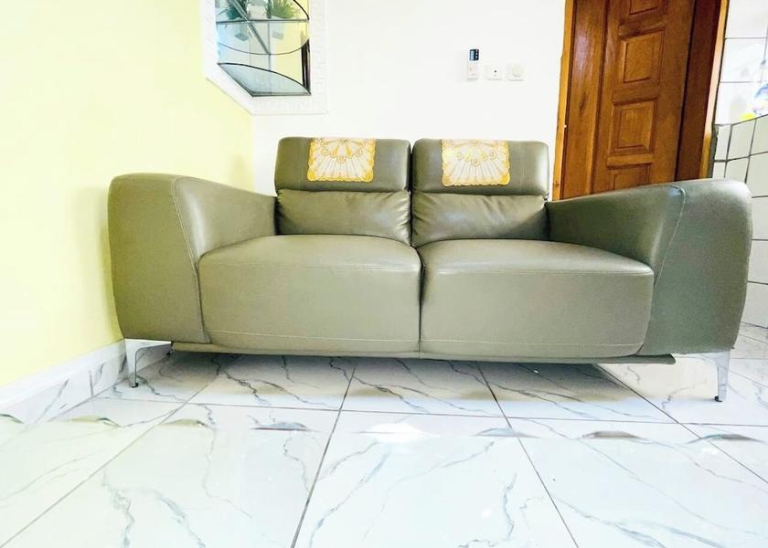  Douala Interior Entrance