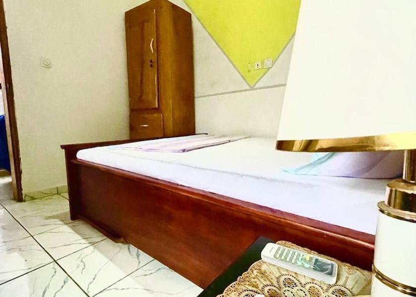  Douala Room