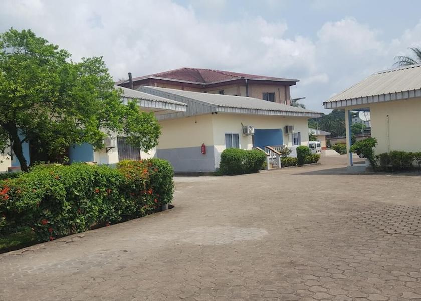  Limbe Exterior Detail