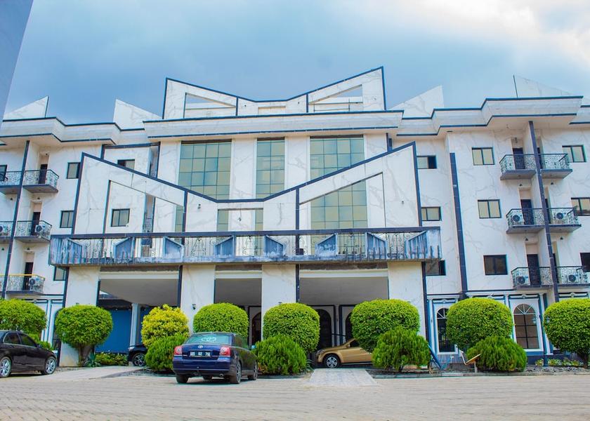  Limbe Exterior Detail