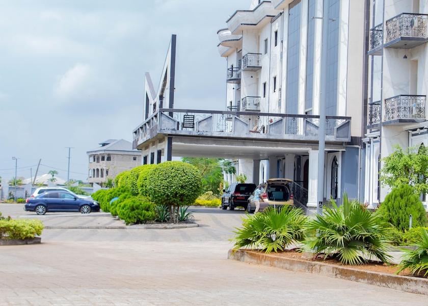  Limbe Exterior Detail