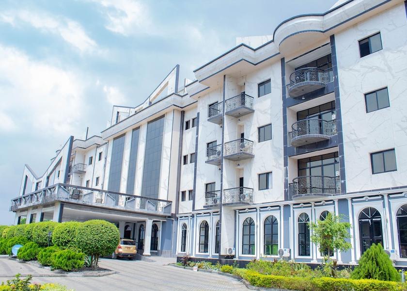  Limbe Exterior Detail