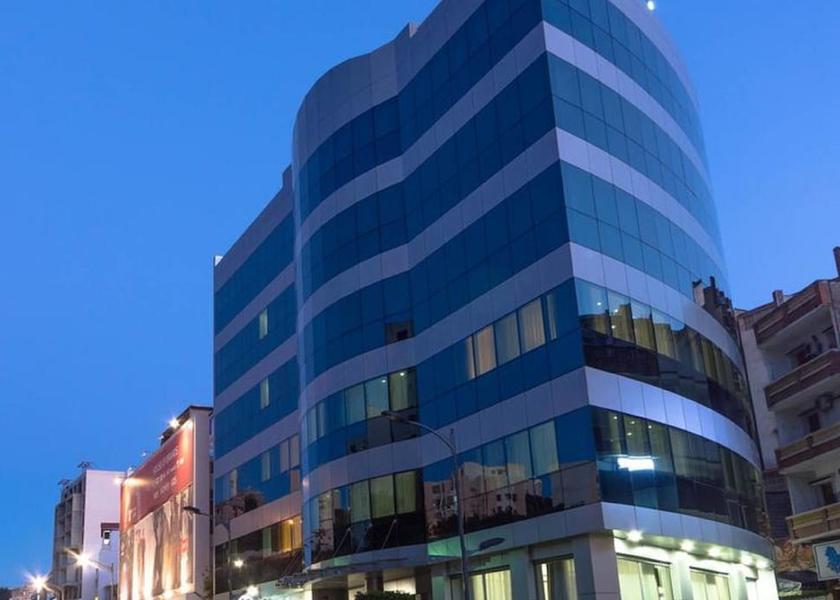  Algiers Exterior