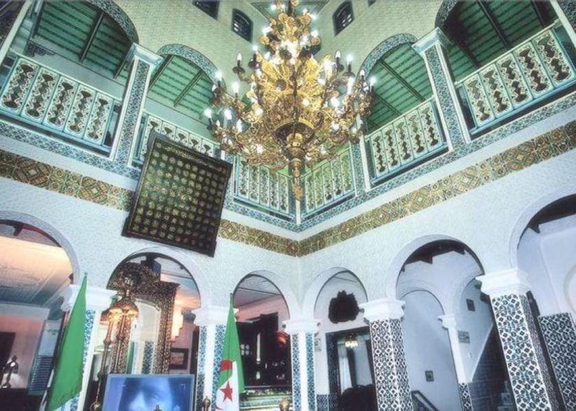 Algiers Interior Entrance
