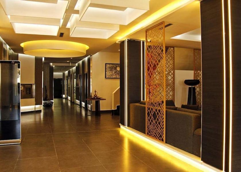  Oran Lobby