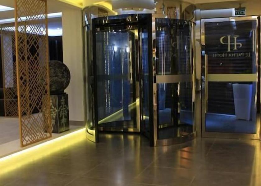  Oran Lobby