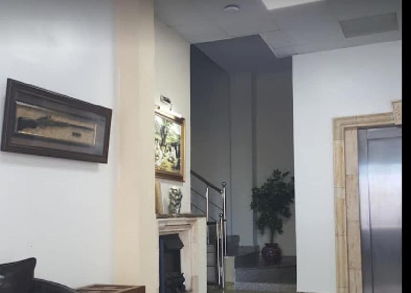  Oran Lobby