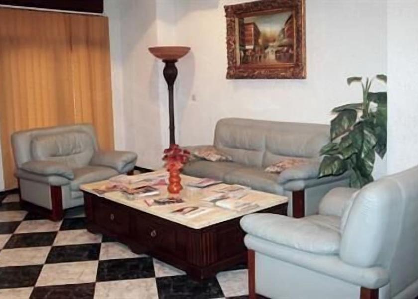  Oran Interior Entrance