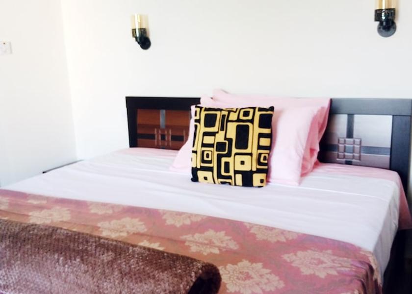  Serrekunda Room