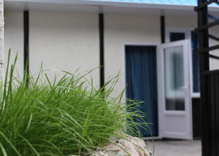  Osh Exterior Detail